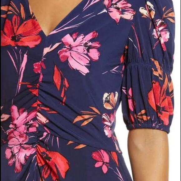 Vince Camuto Floral V-Neck‎ Midi Dress Size 4 Navy Pink Ruched Feminine Romantic - Picture 6 of 15